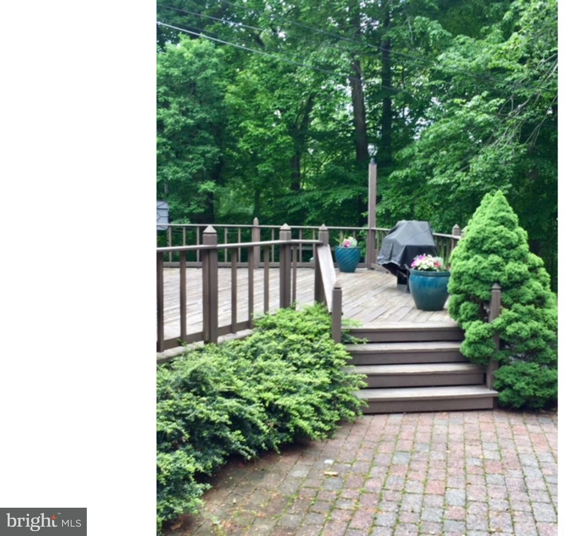 2754 South Kent Road Broomall, PA 19008 - Photo 2 of 24 Deck