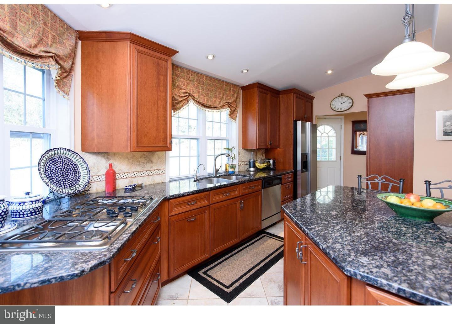 2754 South Kent Road Broomall, PA 19008 - Photo 11 of 24 Kitchen