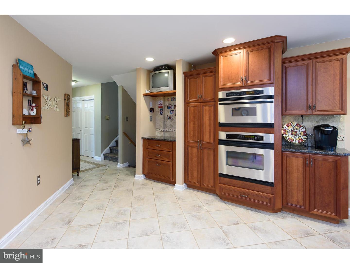 2754 South Kent Road Broomall, PA 19008 - Photo 13 of 24 Kitchen