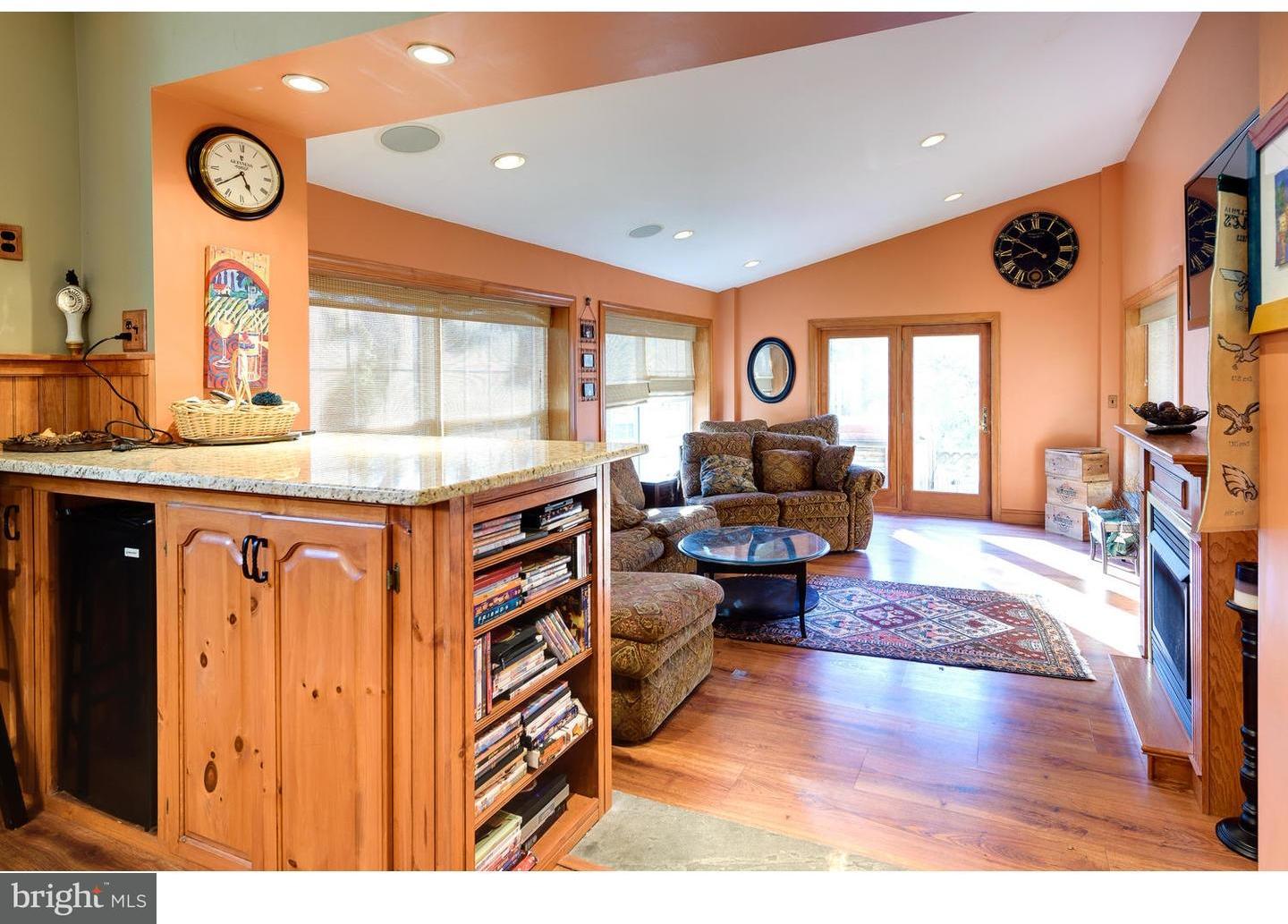2754 South Kent Road Broomall, PA 19008 - Photo 15 of 24 Family Room