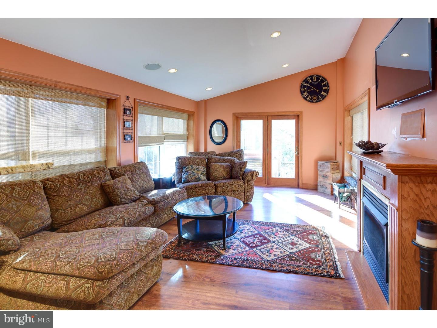 2754 South Kent Road Broomall, PA 19008 - Photo 16 of 24 Family Room