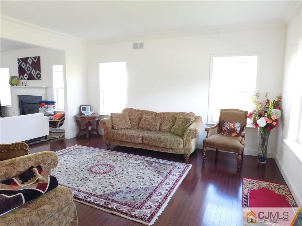 42 Emerald Road Robbinsville, NJ 08691 - Photo 5 of 23 Gallery Image 5