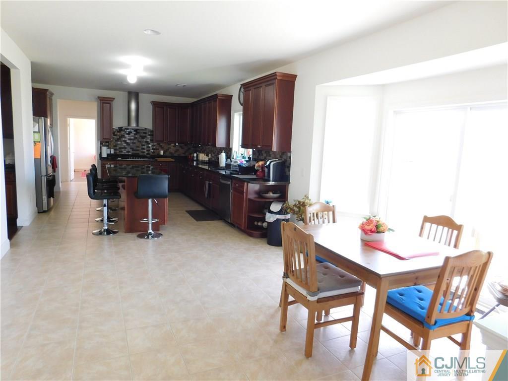 42 Emerald Road Robbinsville, NJ 08691 - Photo 9 of 23 Gallery Image 9