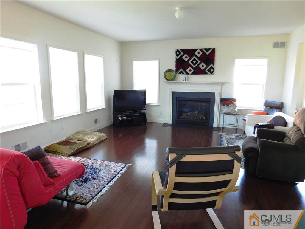 42 Emerald Road Robbinsville, NJ 08691 - Photo 10 of 23 Gallery Image 10