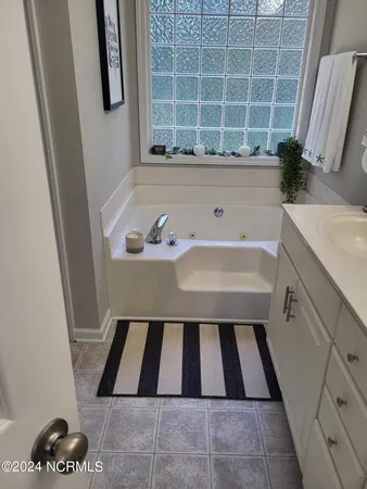 $2,100 | 220 Newport Drive, Jacksonville, NC 28540