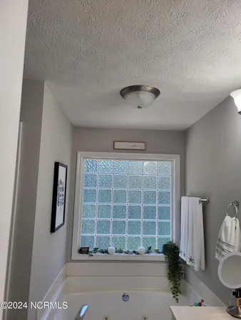 $2,100 | 220 Newport Drive, Jacksonville, NC 28540