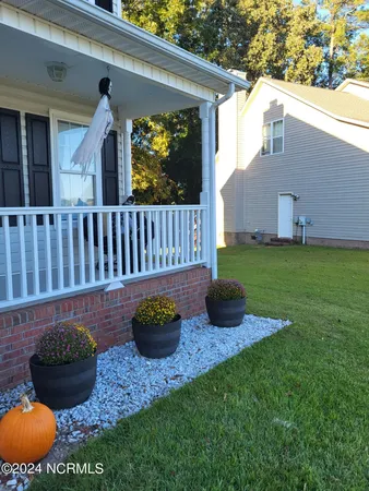 $2,100 | 220 Newport Drive, Jacksonville, NC 28540