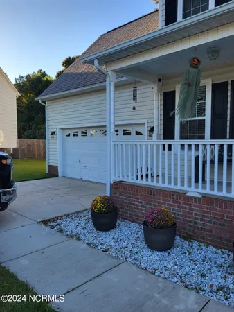 $2,100 | 220 Newport Drive, Jacksonville, NC 28540