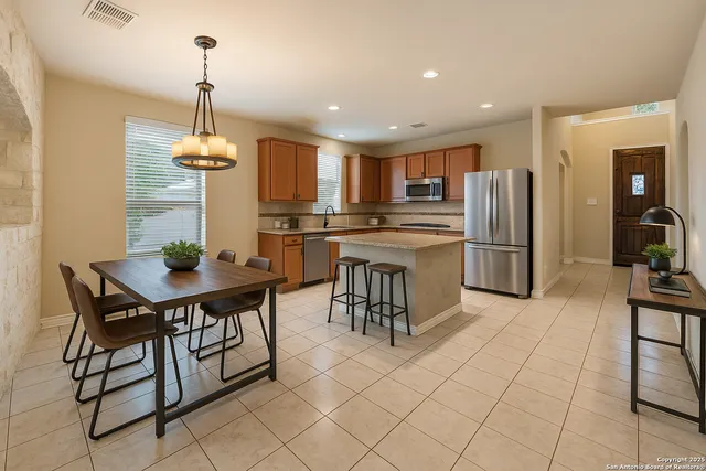 $400,000 | 515 Secluded Grove, San Antonio, TX 78253