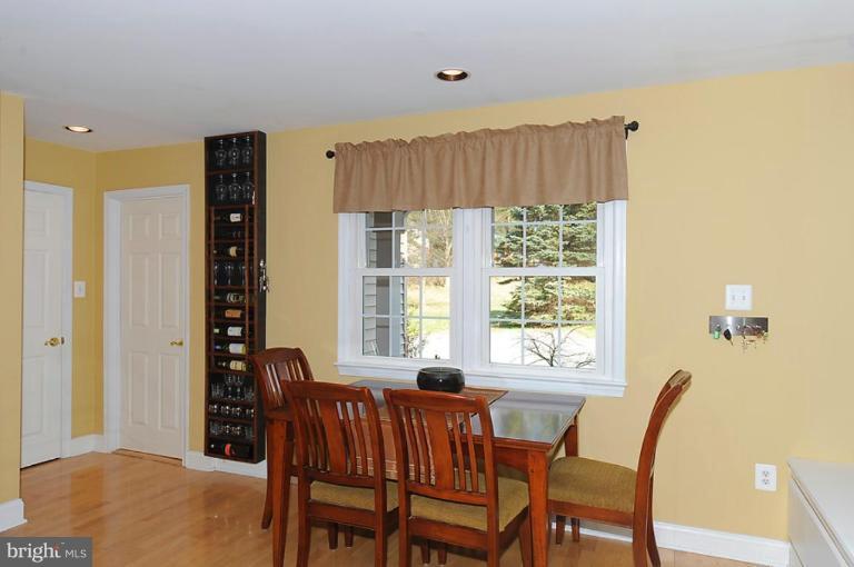 4350 Linthicum Road Dayton, MD 21036 - Photo 9 of 17 Breakfast Area