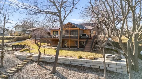 $741,000 | 22500 Lakeview Point, Vassar, KS 66543