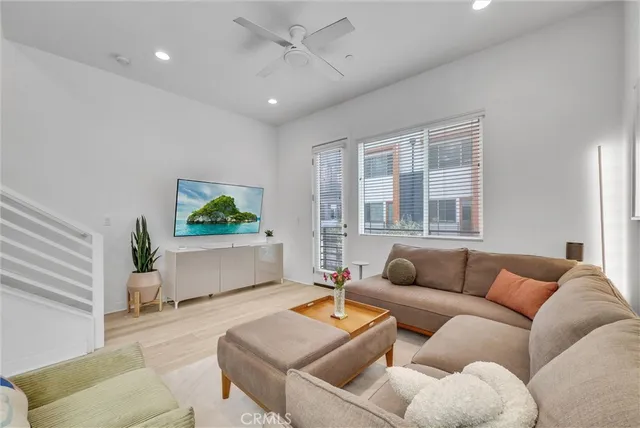 $769,000 | 200 Alamo Court, Long Beach, CA 90802