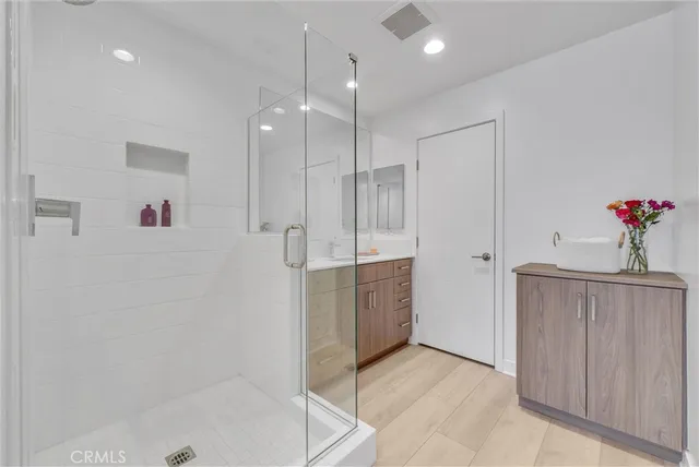 $769,000 | 200 Alamo Court, Long Beach, CA 90802