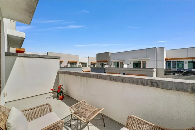 $769,000 | 200 Alamo Court, Long Beach, CA 90802