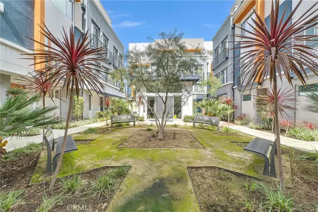 $769,000 | 200 Alamo Court, Long Beach, CA 90802