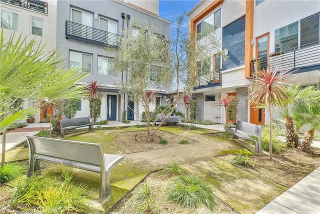 $769,000 | 200 Alamo Court, Long Beach, CA 90802