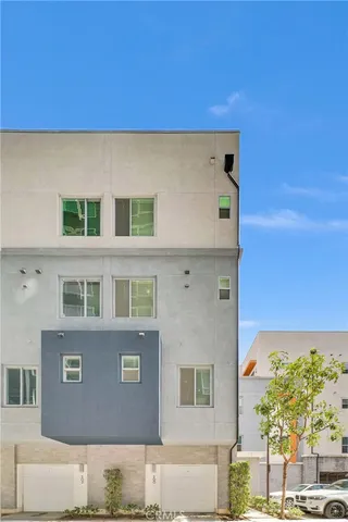 $769,000 | 200 Alamo Court, Long Beach, CA 90802