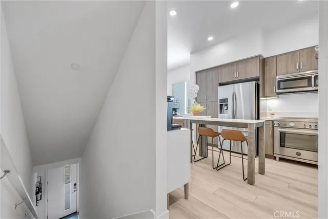 $769,000 | 200 Alamo Court, Long Beach, CA 90802