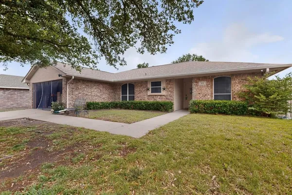 $279,900 | 412 Tara Lane, Red Oak, TX 75154
