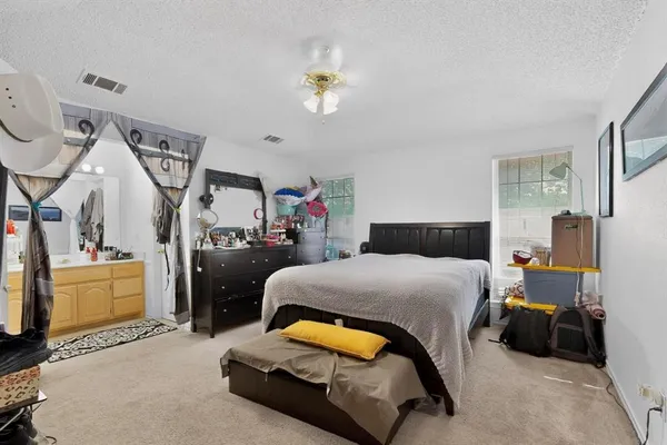 $279,900 | 412 Tara Lane, Red Oak, TX 75154