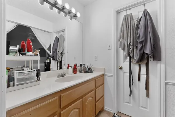 $279,900 | 412 Tara Lane, Red Oak, TX 75154