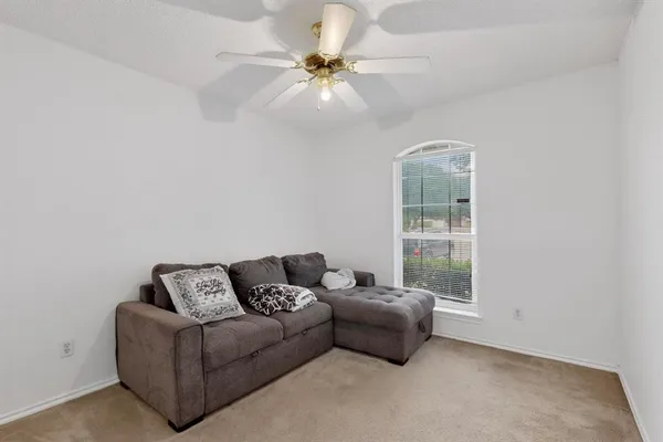 $279,900 | 412 Tara Lane, Red Oak, TX 75154