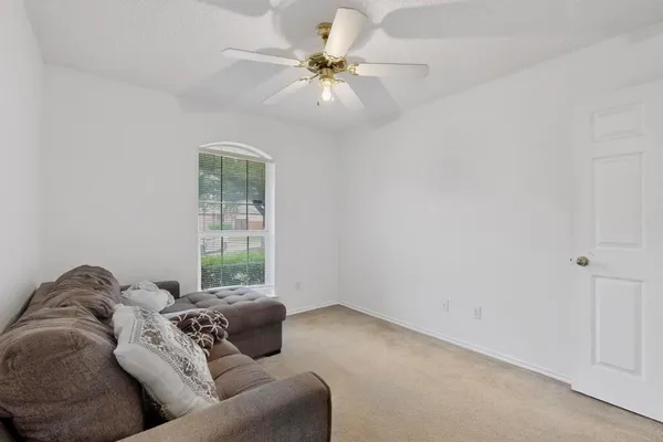 $279,900 | 412 Tara Lane, Red Oak, TX 75154