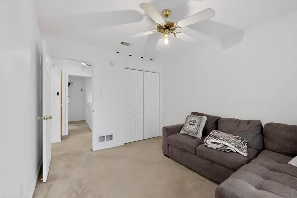 $279,900 | 412 Tara Lane, Red Oak, TX 75154