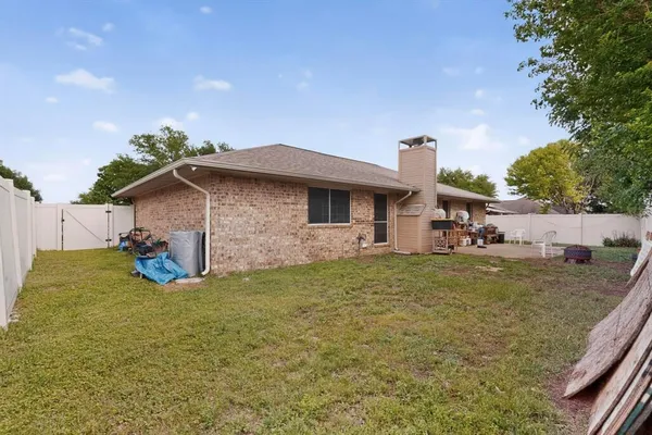$279,900 | 412 Tara Lane, Red Oak, TX 75154