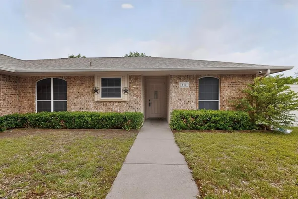 $279,900 | 412 Tara Lane, Red Oak, TX 75154