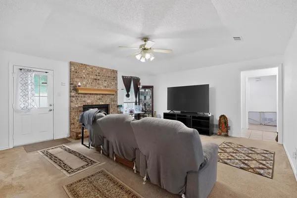 $279,900 | 412 Tara Lane, Red Oak, TX 75154