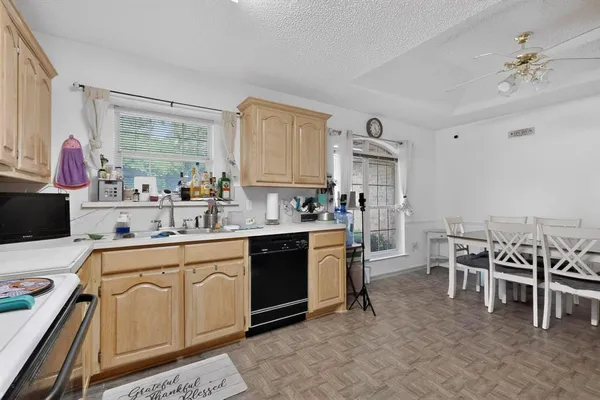 $279,900 | 412 Tara Lane, Red Oak, TX 75154