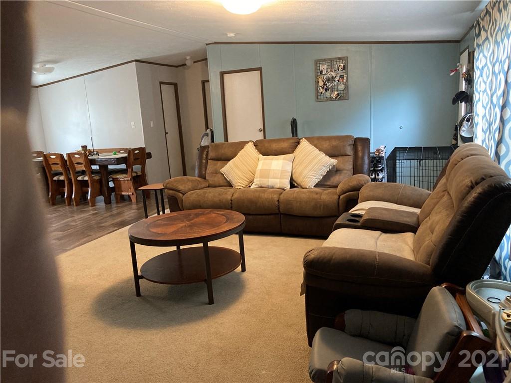 1365 Cape Hickory Road Hickory, NC 28601 - Photo 4 of 15 Gallery Image 4