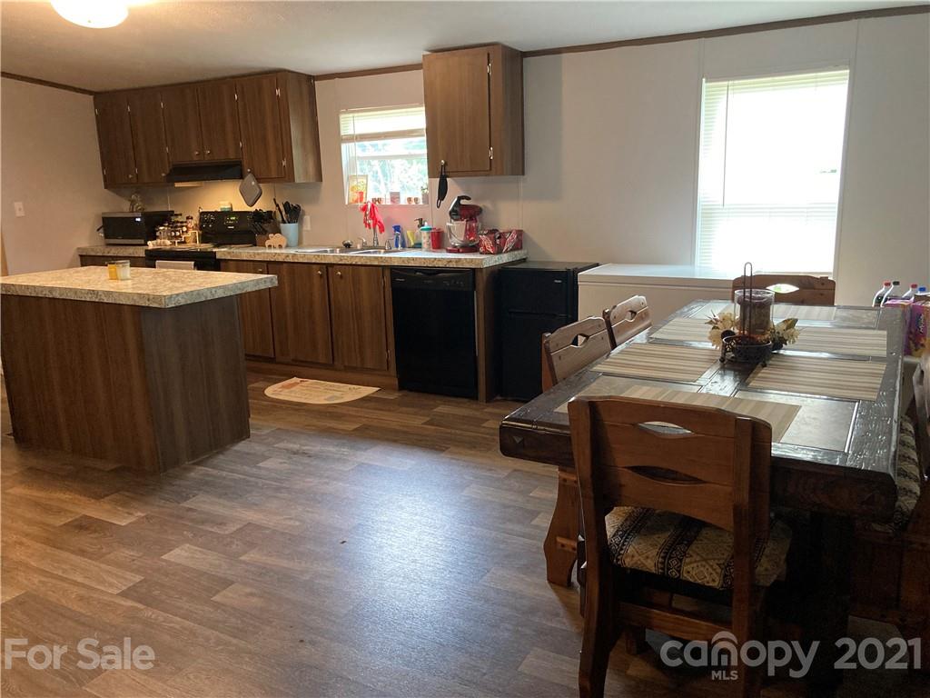 1365 Cape Hickory Road Hickory, NC 28601 - Photo 6 of 15 Gallery Image 6