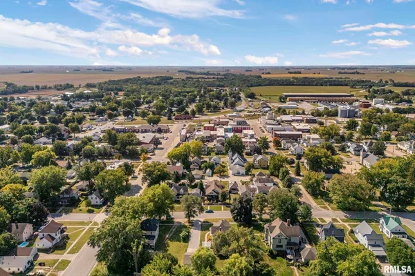 $350,000 | 109 West 6th Street, Wilton, IA 52778