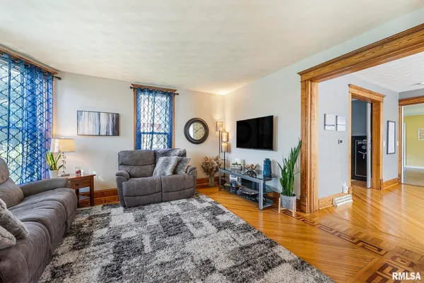 $350,000 | 109 West 6th Street, Wilton, IA 52778