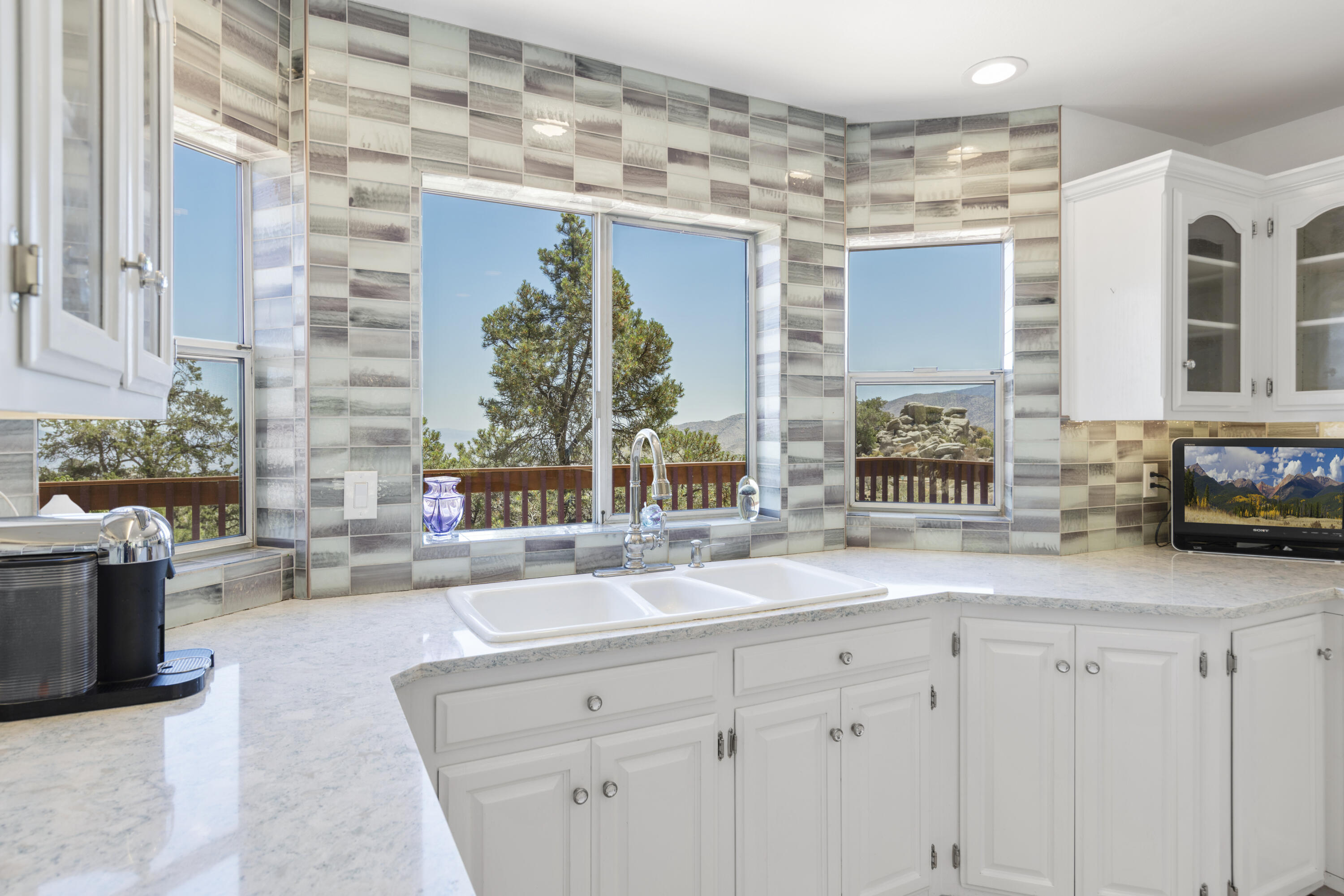 60425 Santa Rosa Road Mountain Center, CA 92561 - Photo 3 of 67 17