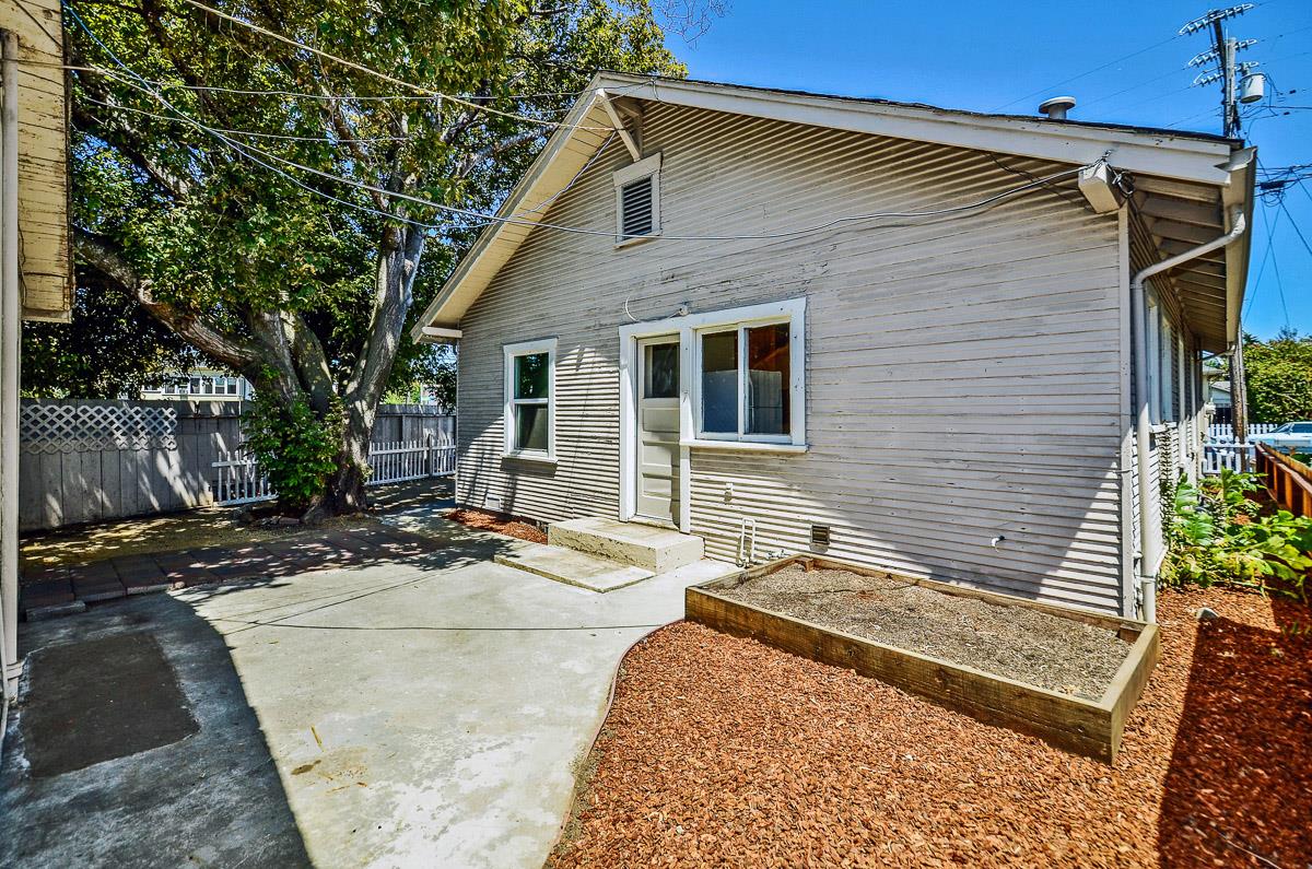 731 Riverside Avenue Santa Cruz, CA 95060 - Photo 11 of 26 Gallery Image 11