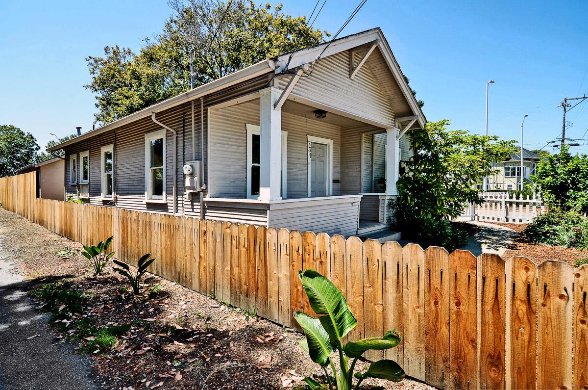 731 Riverside Avenue Santa Cruz, CA 95060 - Photo 3 of 26 Gallery Image 3