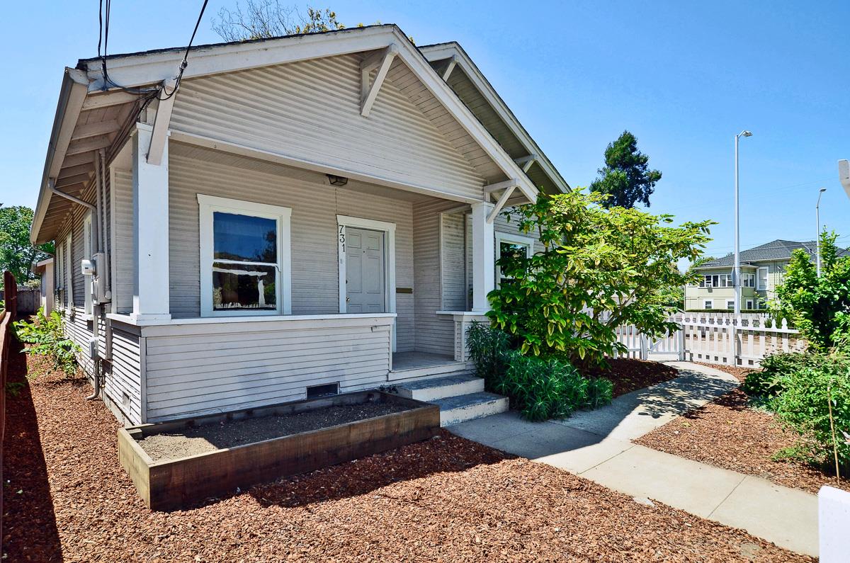 731 Riverside Avenue Santa Cruz, CA 95060 - Photo 4 of 26 Gallery Image 4