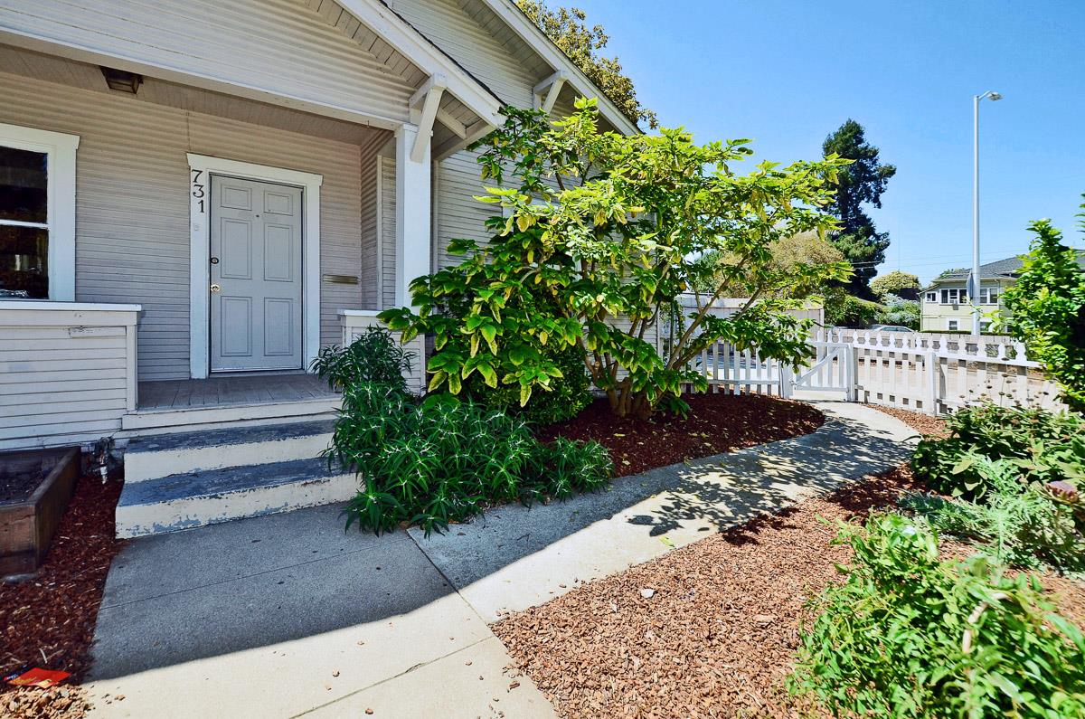 731 Riverside Avenue Santa Cruz, CA 95060 - Photo 5 of 26 Gallery Image 5