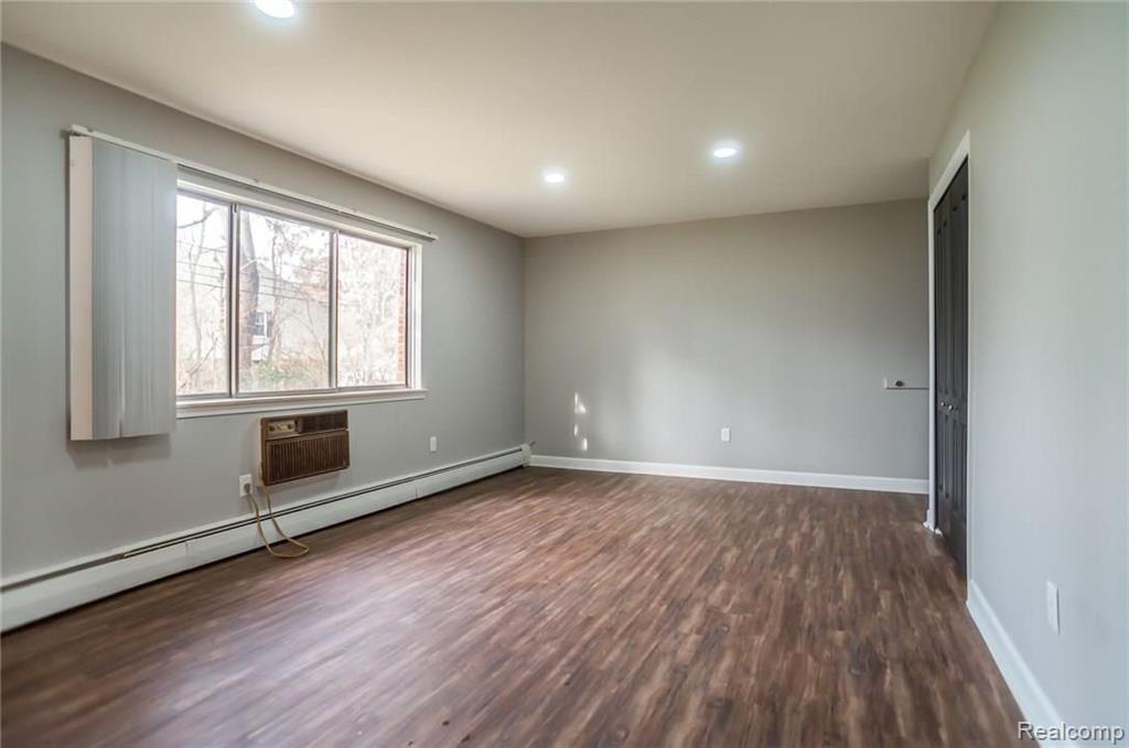 2173 Decker Road, Unit 45 Walled Lake, MI 48390 - Photo 10 of 15