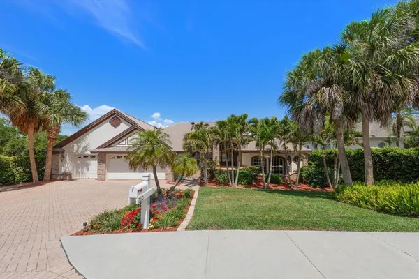 $1,995,000 | 280 Belleview Boulevard, Belleair, FL 33756