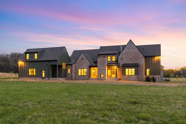 $3,192,000 | 1928 Silver Fox Road, Thompson's Station, TN 37179