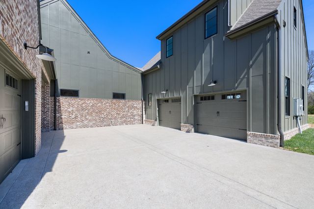 $3,192,000 | 1928 Silver Fox Road, Thompson's Station, TN 37179