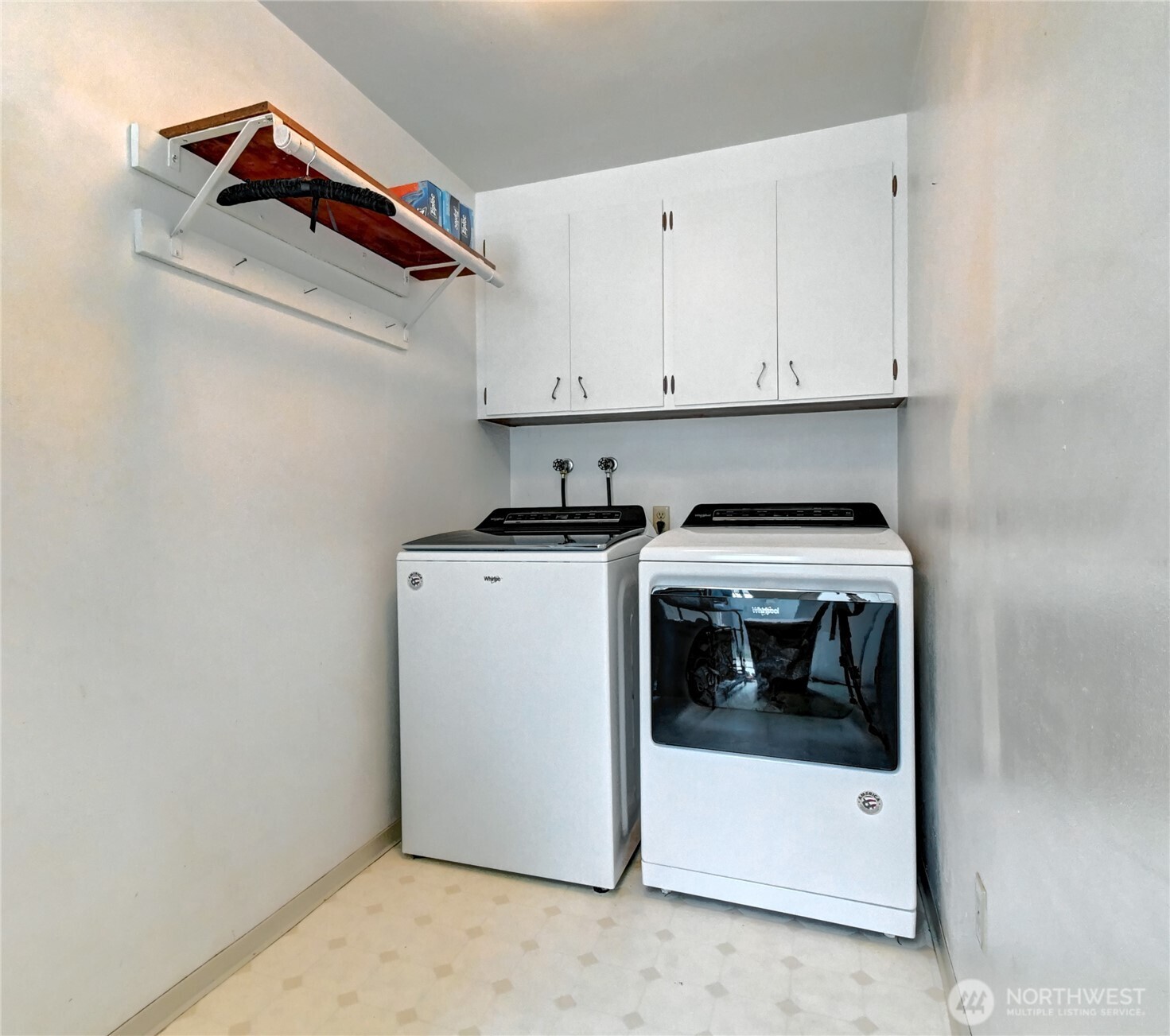 5110 Hilltop Road Everett, WA 98203 - Photo 11 of 19 Gallery Image 11