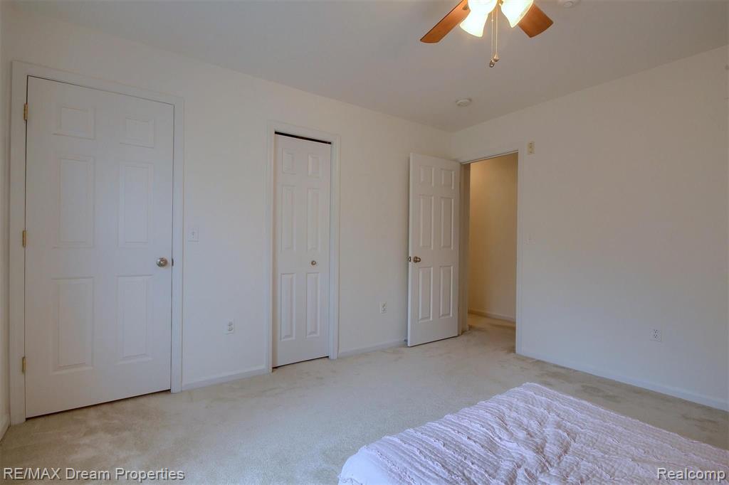49015 Hawksburry Road Canton, MI 48188 - Photo 23 of 39