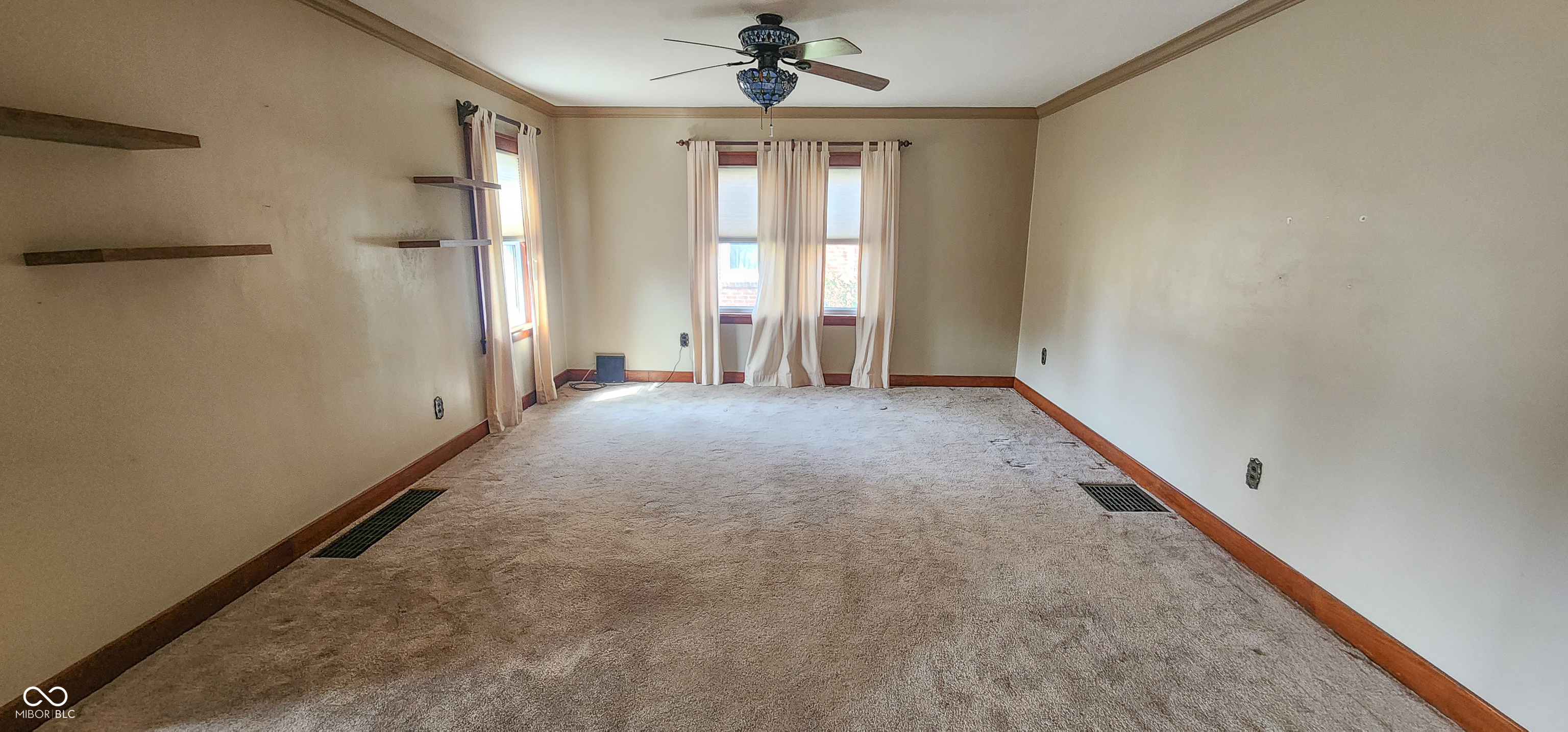 1635 Gilmore Street Columbus, IN 47201 - Photo 4 of 27