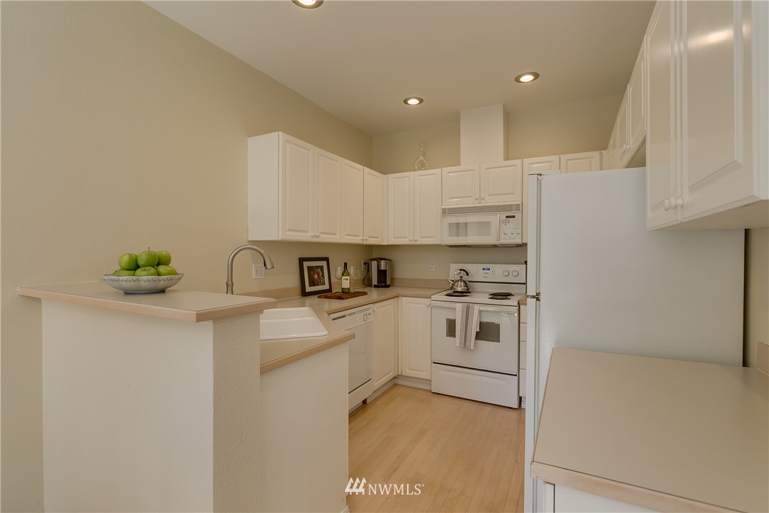 515 South 51st Court Renton, WA 98055 - Photo 10 of 29 Gallery Image 10