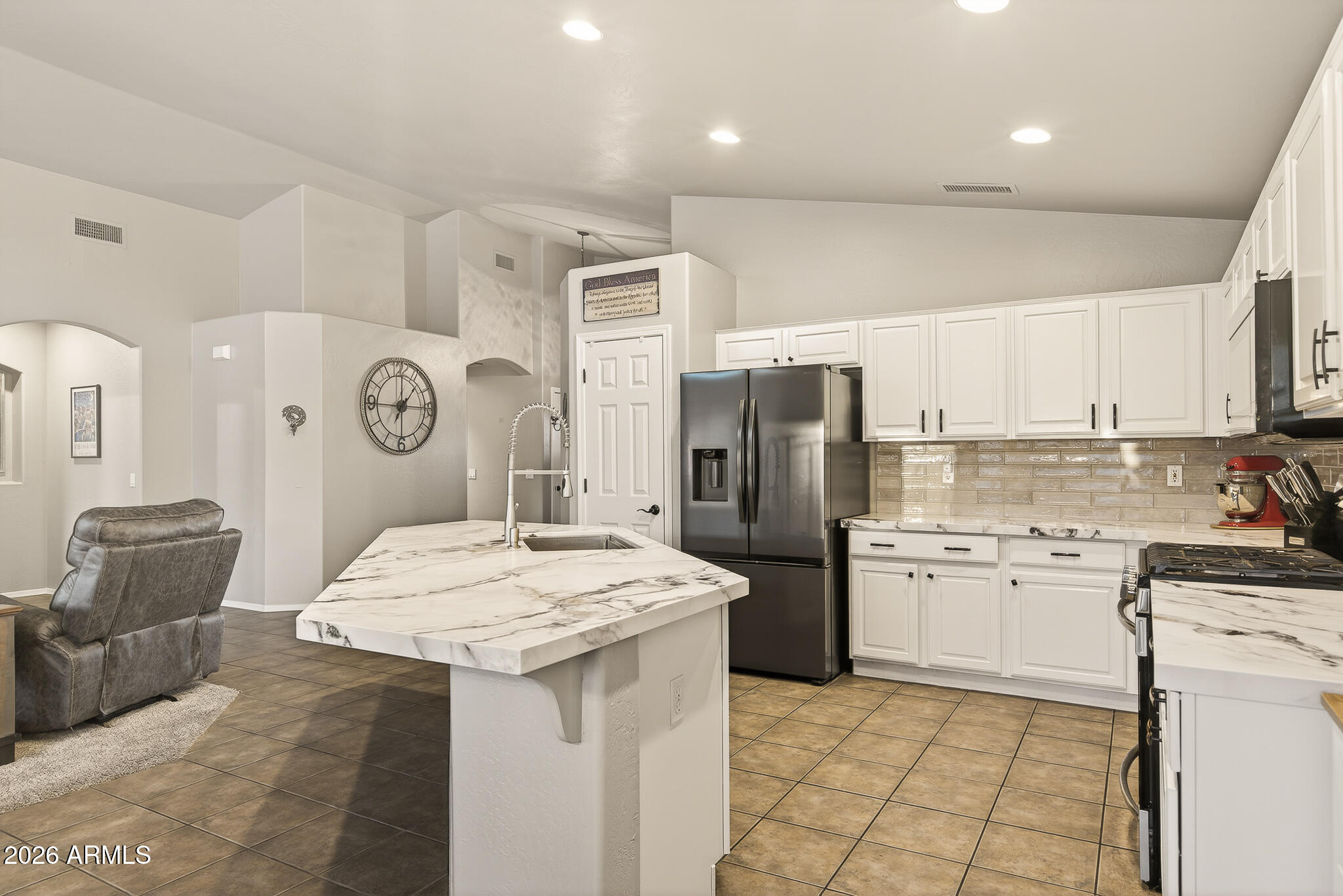 17542 West Rock Ledge Road Goodyear, AZ 85338 - Photo 9 of 66 9) KITCHEN